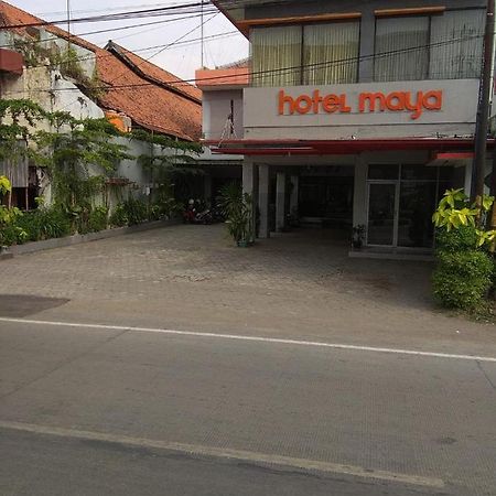 Hotel Maya Tegal  Eksteriør bilde