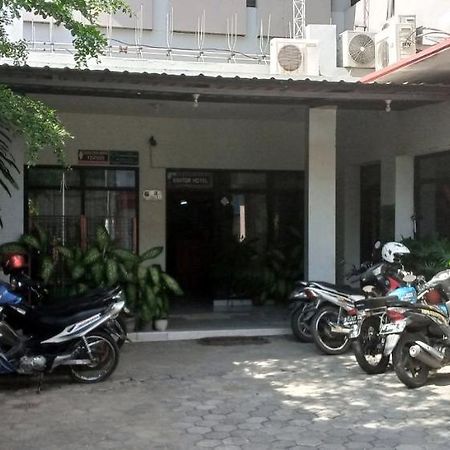 Hotel Maya Tegal  Eksteriør bilde
