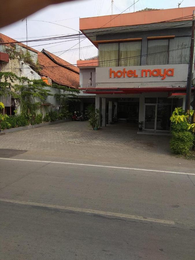 Hotel Maya Tegal  Eksteriør bilde